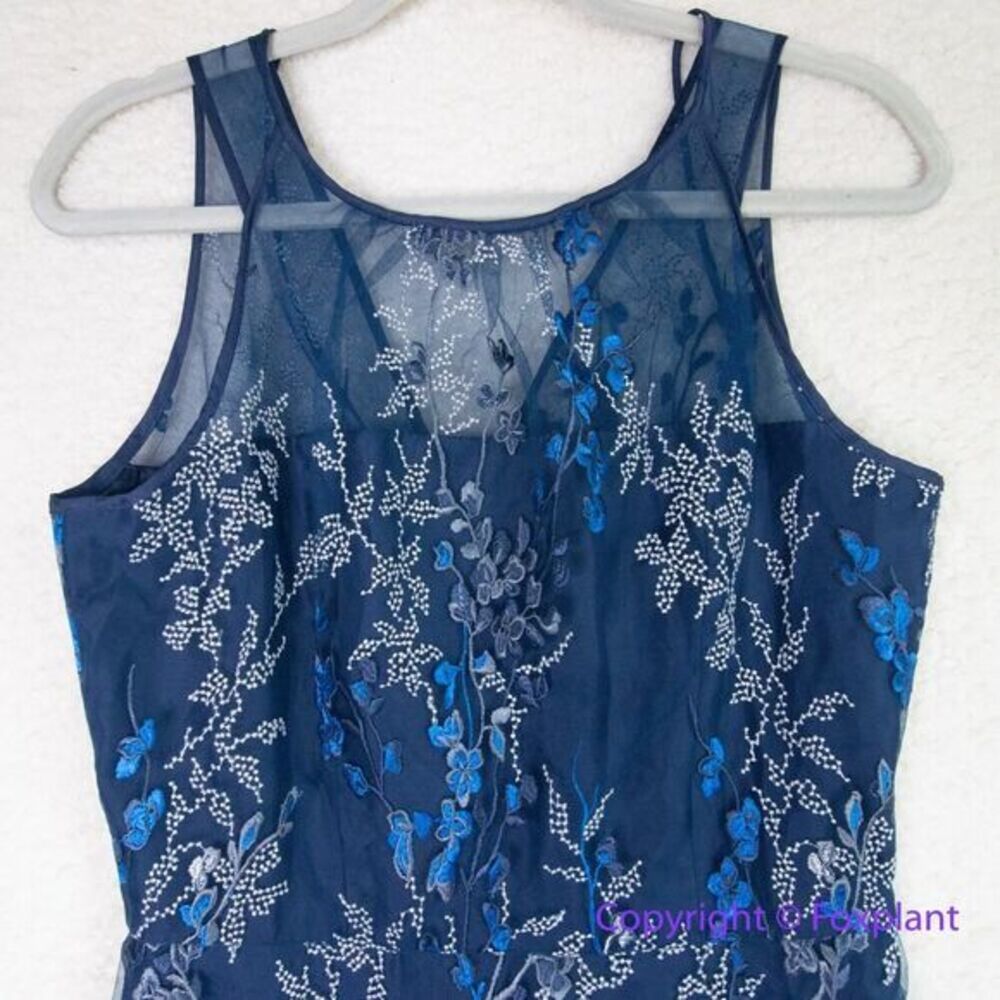 New! White House Black Market blue embroidered fit and flare dress, size 6‎ - Picture 3 of 16